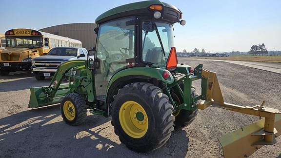 Image of John Deere 3039R equipment image 2