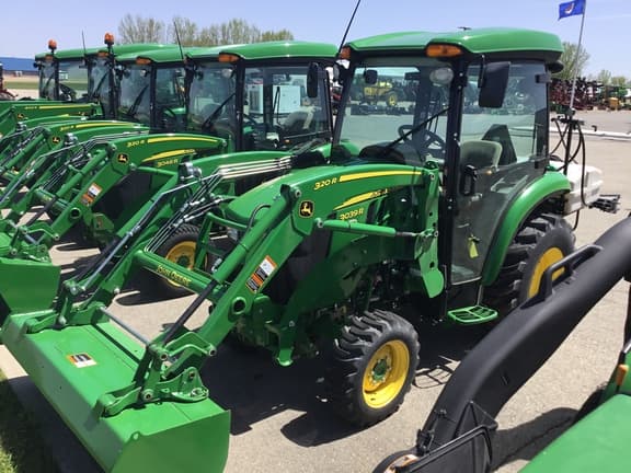 Image of John Deere 3039R equipment image 1