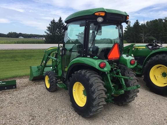 Image of John Deere 3039R equipment image 3