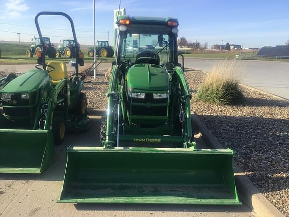 Image of John Deere 3039R equipment image 3