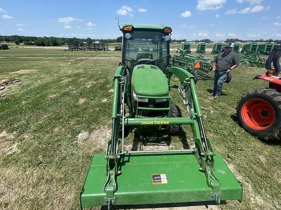 Image of John Deere 3039R equipment image 2