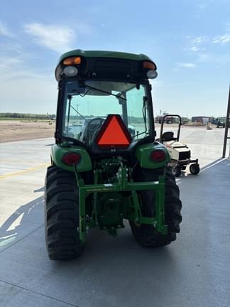 Image of John Deere 3039R equipment image 3