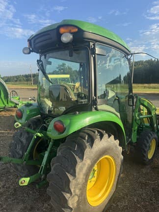 Image of John Deere 3039R equipment image 2