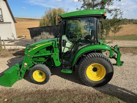 Image of John Deere 3039R equipment image 2