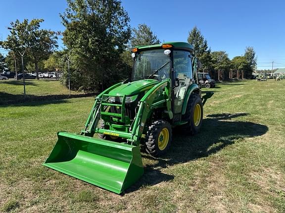 Image of John Deere 3039R equipment image 1