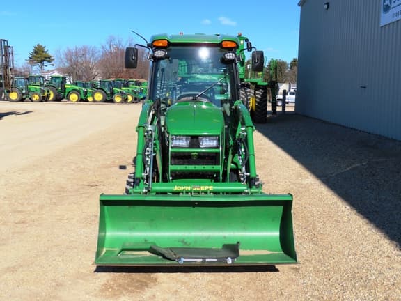 Image of John Deere 3039R equipment image 2