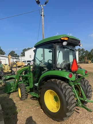 Image of John Deere 3039R equipment image 3