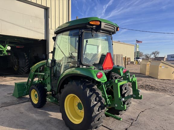 Image of John Deere 3039R equipment image 3