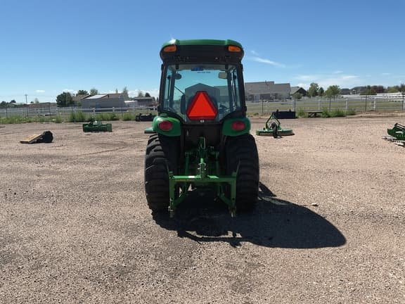 Image of John Deere 3039R equipment image 1