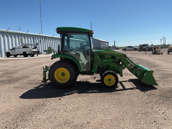 Image of John Deere 3039R equipment image 2