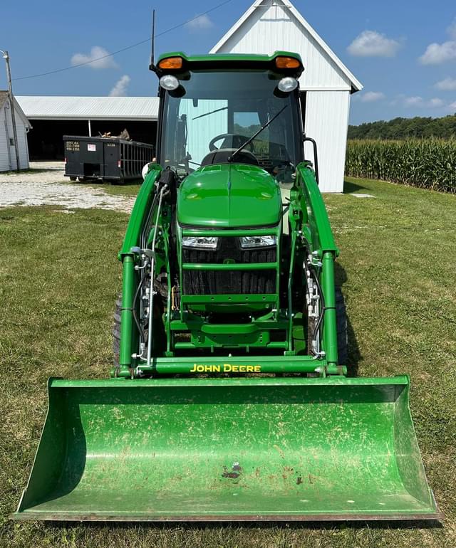 Image of John Deere 3039R equipment image 2
