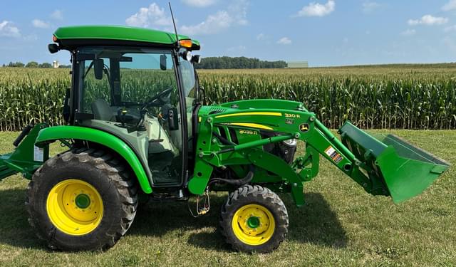 Image of John Deere 3039R equipment image 3