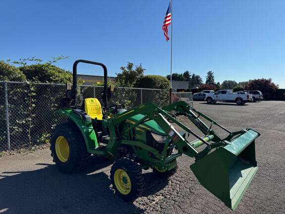 Image of John Deere 3043D equipment image 3