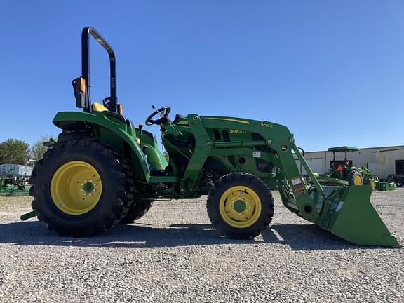 Image of John Deere 3043D equipment image 4