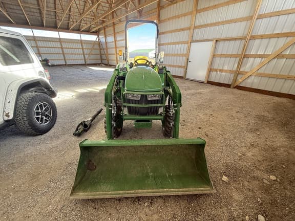 Image of John Deere 3043D equipment image 2