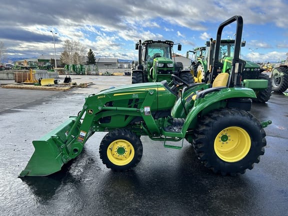 2022 John Deere 3043D Equipment Image0