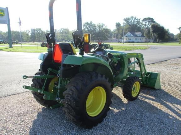 Image of John Deere 3043D equipment image 4