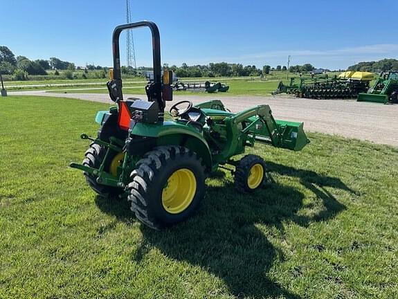 Image of John Deere 3043D equipment image 4