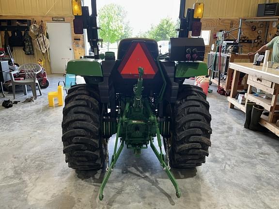 Image of John Deere 3043D equipment image 4
