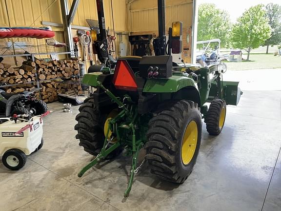 Image of John Deere 3043D equipment image 3
