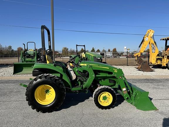 Image of John Deere 3043D equipment image 4