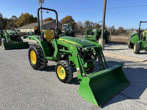 Image of John Deere 3043D equipment image 3