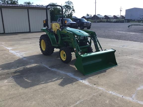 Image of John Deere 3043D equipment image 4