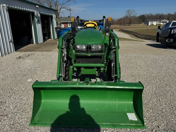 Image of John Deere 3043D equipment image 3