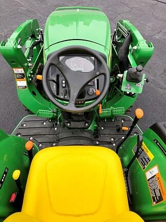 Image of John Deere 3043D equipment image 3