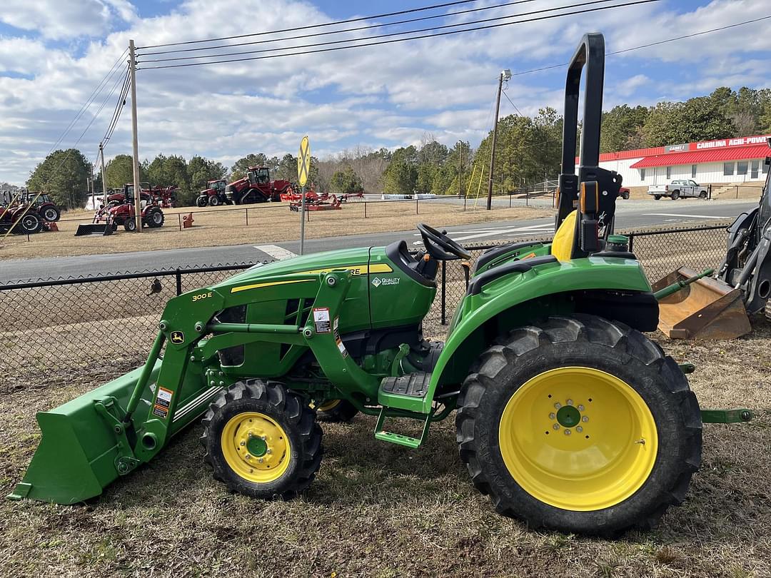 Image of John Deere 3043D Image 0