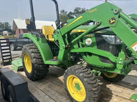 2022 John Deere 3043D Equipment Image0