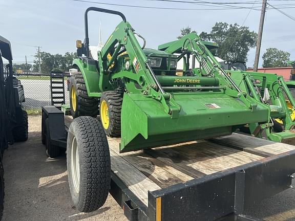 Image of John Deere 3043D equipment image 2