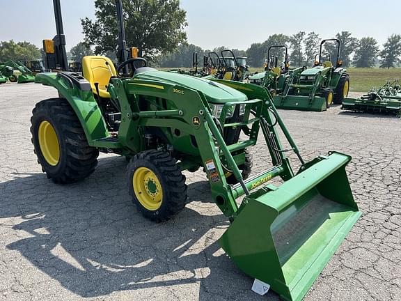 Image of John Deere 3043D equipment image 3