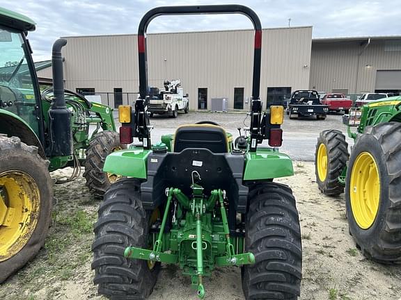 Image of John Deere 3043D equipment image 3