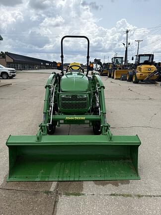 Image of John Deere 3046R equipment image 1