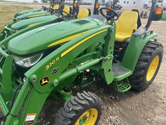 Main image John Deere 3046R