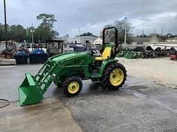 Image of John Deere 3046R equipment image 1