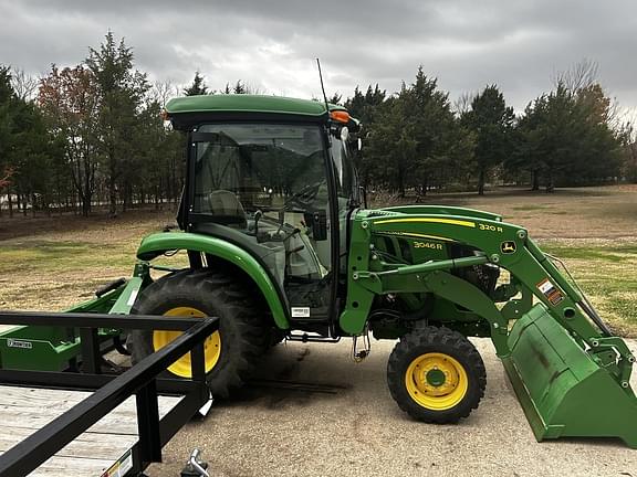 Image of John Deere 3046R equipment image 3