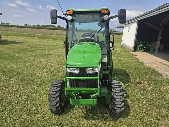 Image of John Deere 3046R equipment image 2