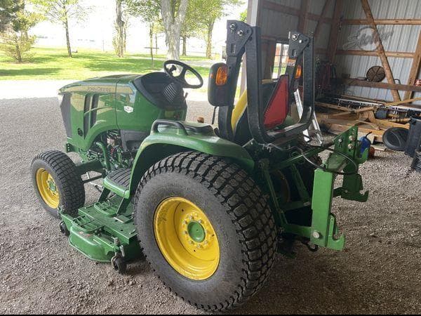 Image of John Deere 3046R equipment image 4
