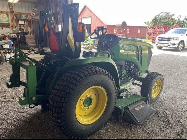 Image of John Deere 3046R equipment image 2
