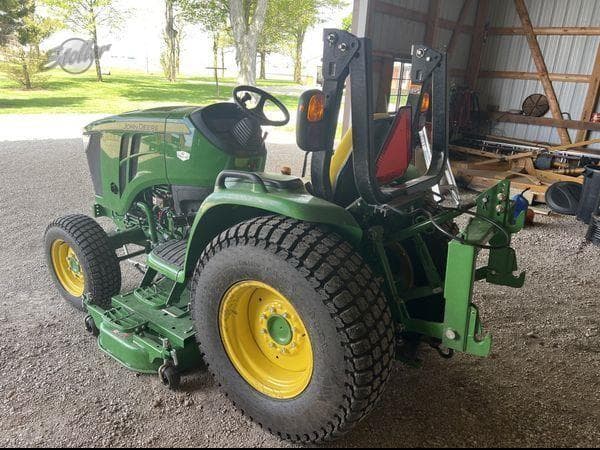 Image of John Deere 3046R equipment image 4