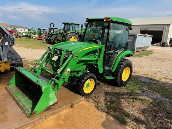 Main image John Deere 3046R