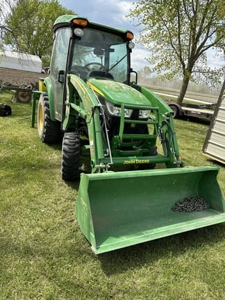 Main image John Deere 3046R