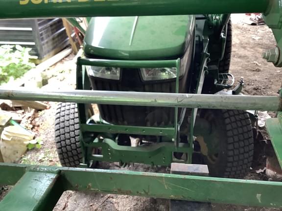 Image of John Deere 3046R equipment image 3