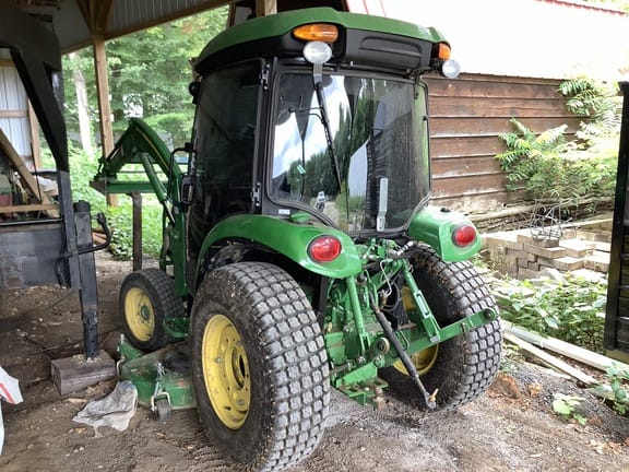 2022 John Deere 3046R Equipment Image0