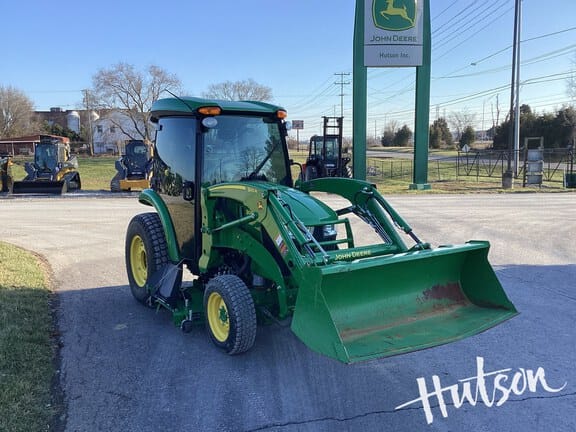 2022 John Deere 3046R Equipment Image0