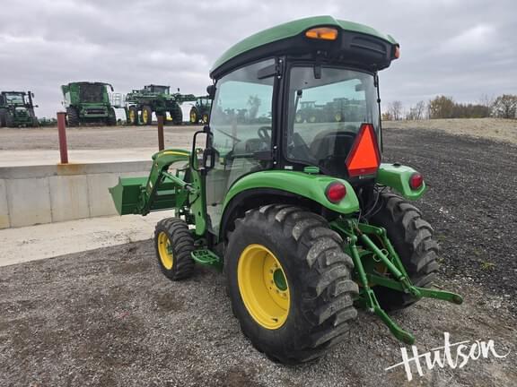 Image of John Deere 3046R equipment image 4
