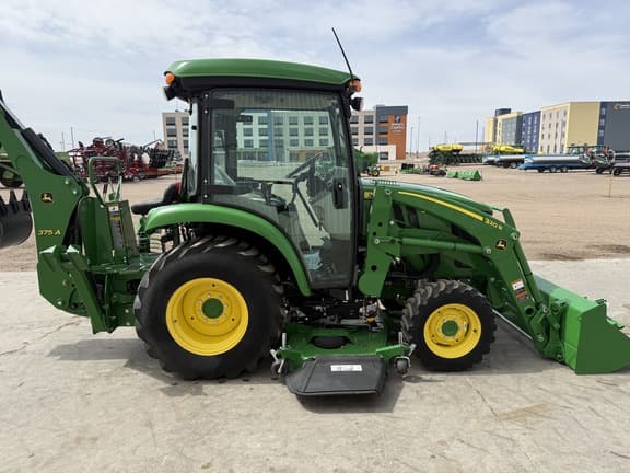 Image of John Deere 3046R equipment image 3