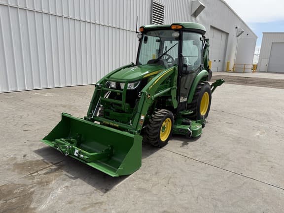 Image of John Deere 3046R equipment image 1